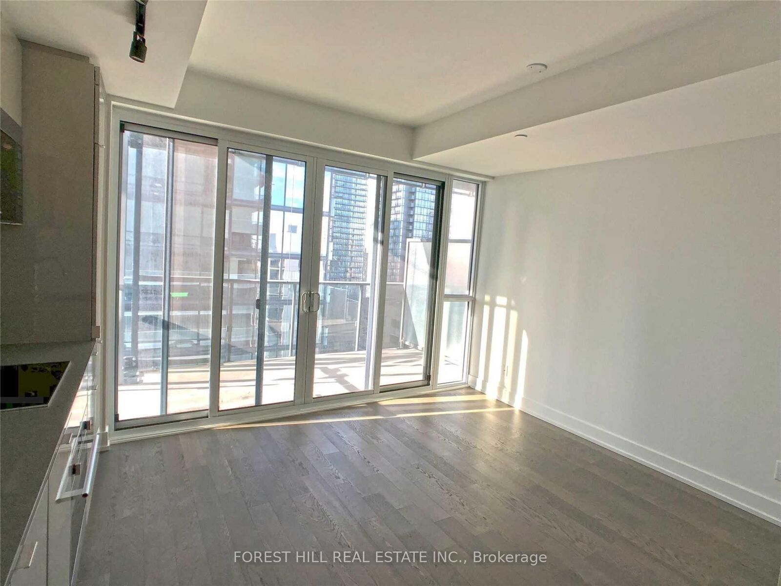 Property Photo:  7 Grenville Street 5402  ON M4Y 0E9 