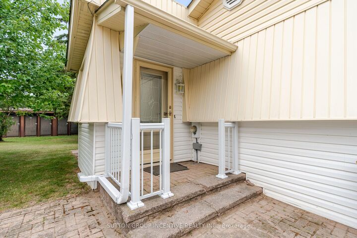 Property Photo:  6 Willow Landing  ON L9S 1M7 
