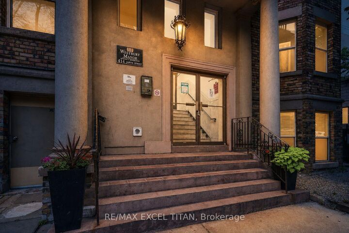 Property Photo:  414 Jarvis Street G4  ON M4Y 3C2 