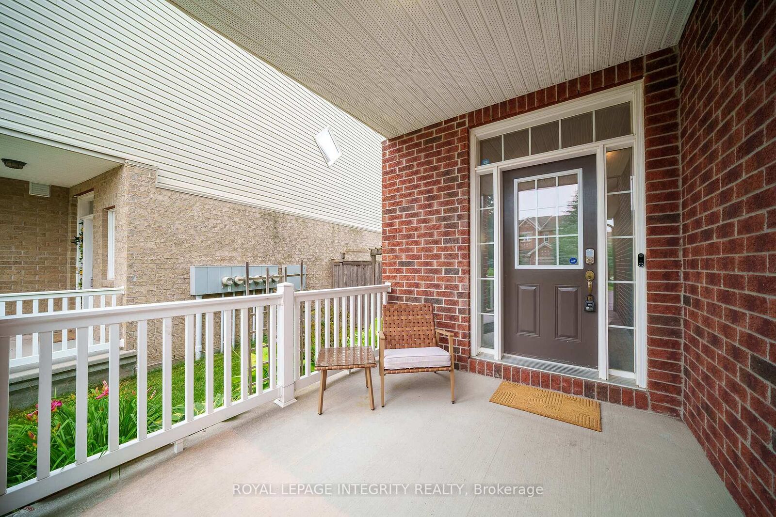 Property Photo:  748 Bowercrest Crescent  ON K1V 2M3 