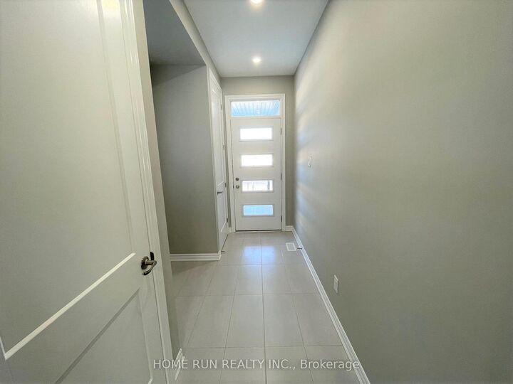 Property Photo: 912 Rubicon Place ON K2V 0R1