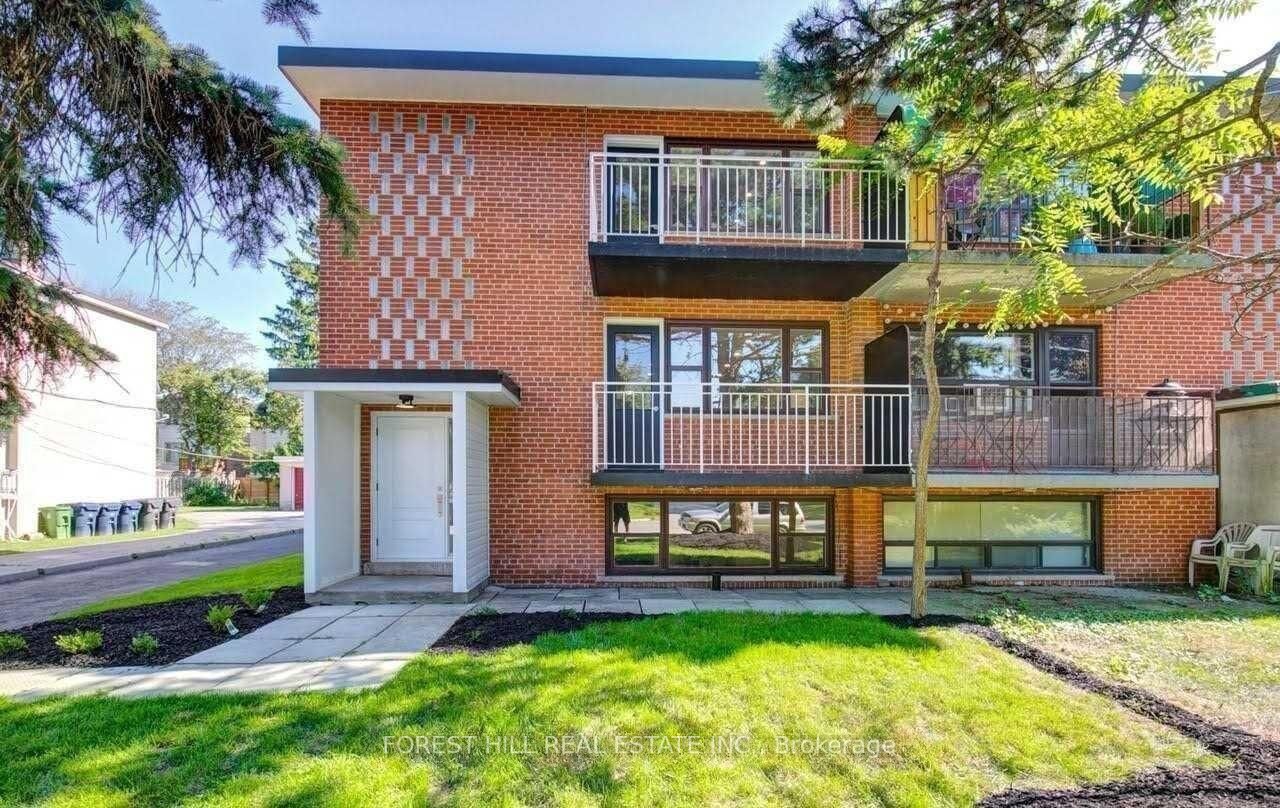 Property Photo: 19 Charlemagne Drive Lower ON M2N 4H7