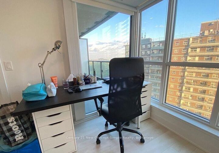 Property Photo: 585 Bloor Street 1121 ON M4W 0B3