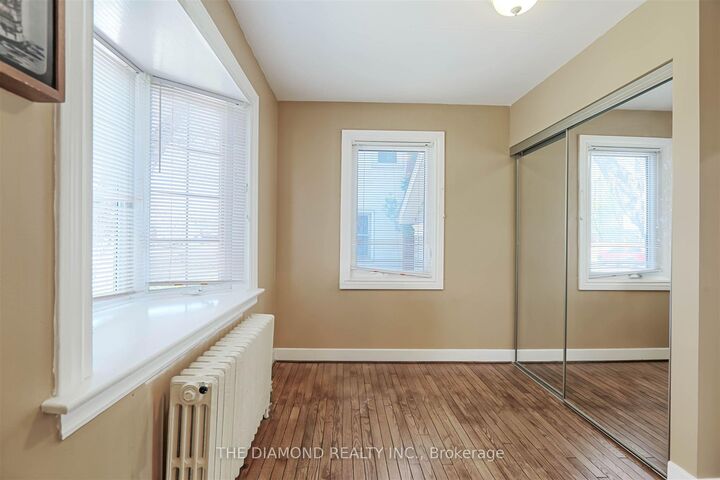 Property Photo: 3927 Bloor Street W ON M9B 1L8