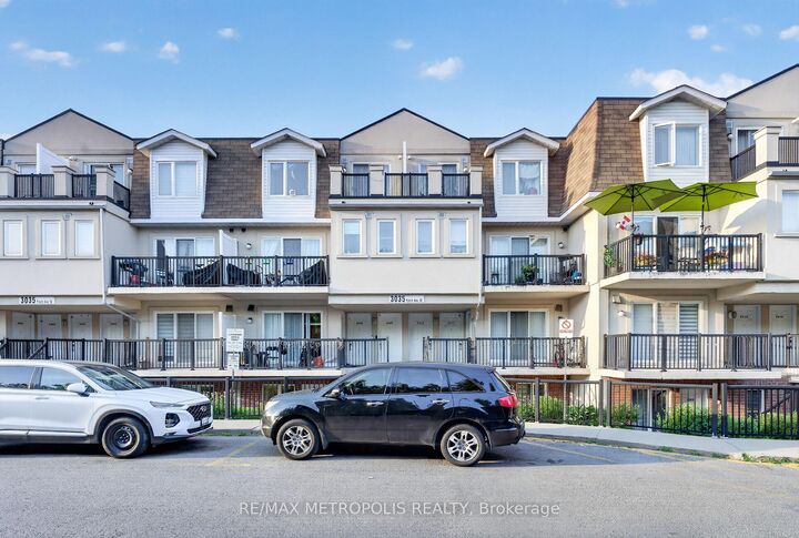 Property Photo:  3035 Finch Avenue W 1003  ON M9M 0A3 