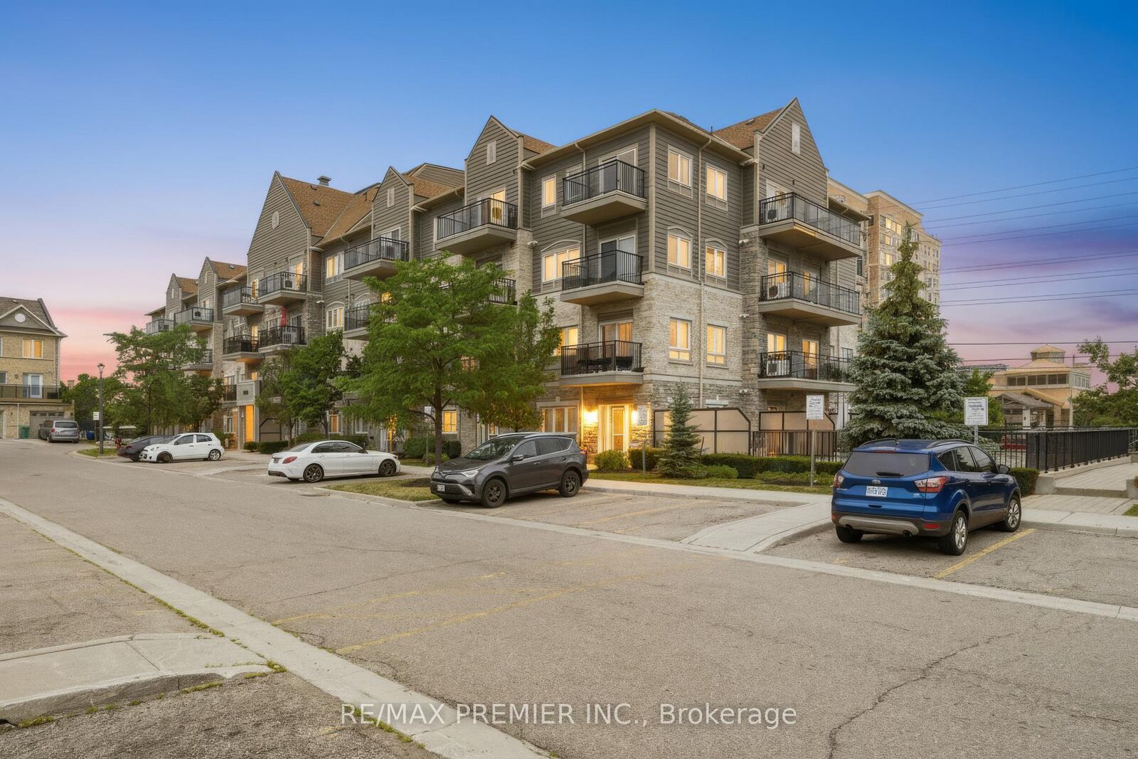 Property Photo: 5170 Winston Churchill Boulevard 411 ON L5M 0P2
