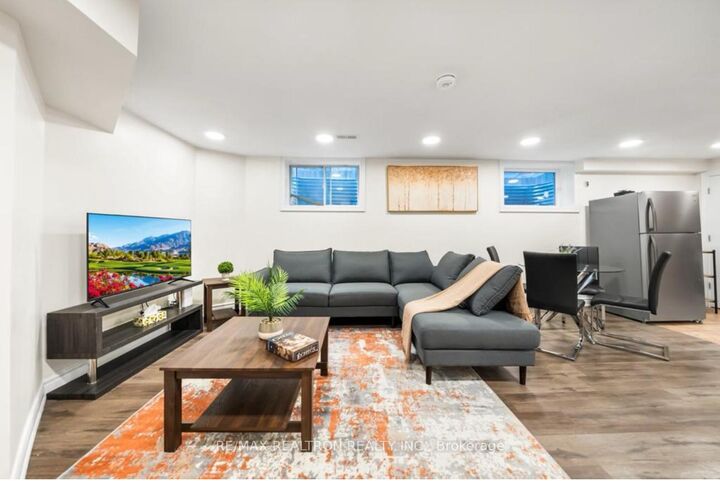 Property Photo:  76 Larkin Drive W Bsmnt  ON L4M 7B4 
