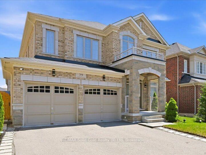 Property Photo: 39 Avanti Crescent ON L8B 1W7