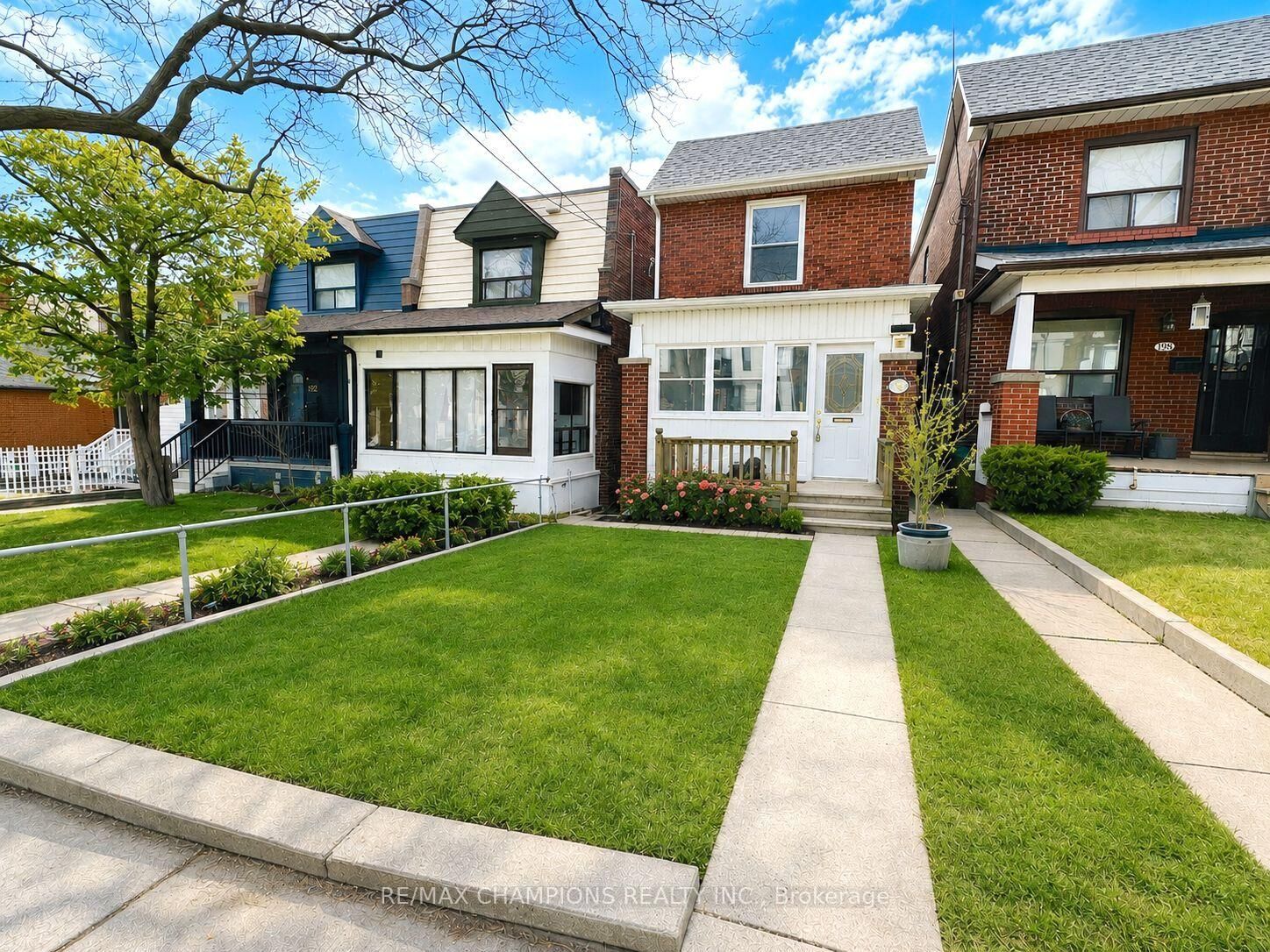 Property Photo: 196 Caledonia Road 2nd Flr ON M6E 4S7