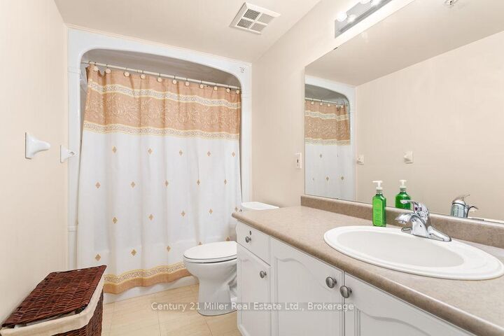 Photo de la propriété:  1450 Bishops Gate 111  ON L6M 4N1 