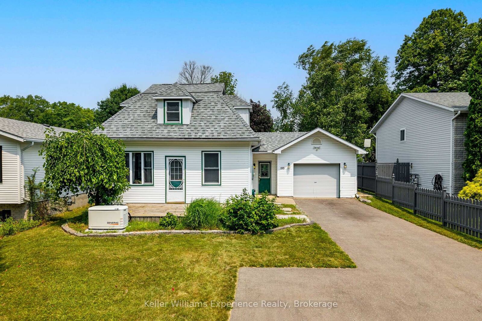 Property Photo:  133 Burke Street  ON L9M 1H1 