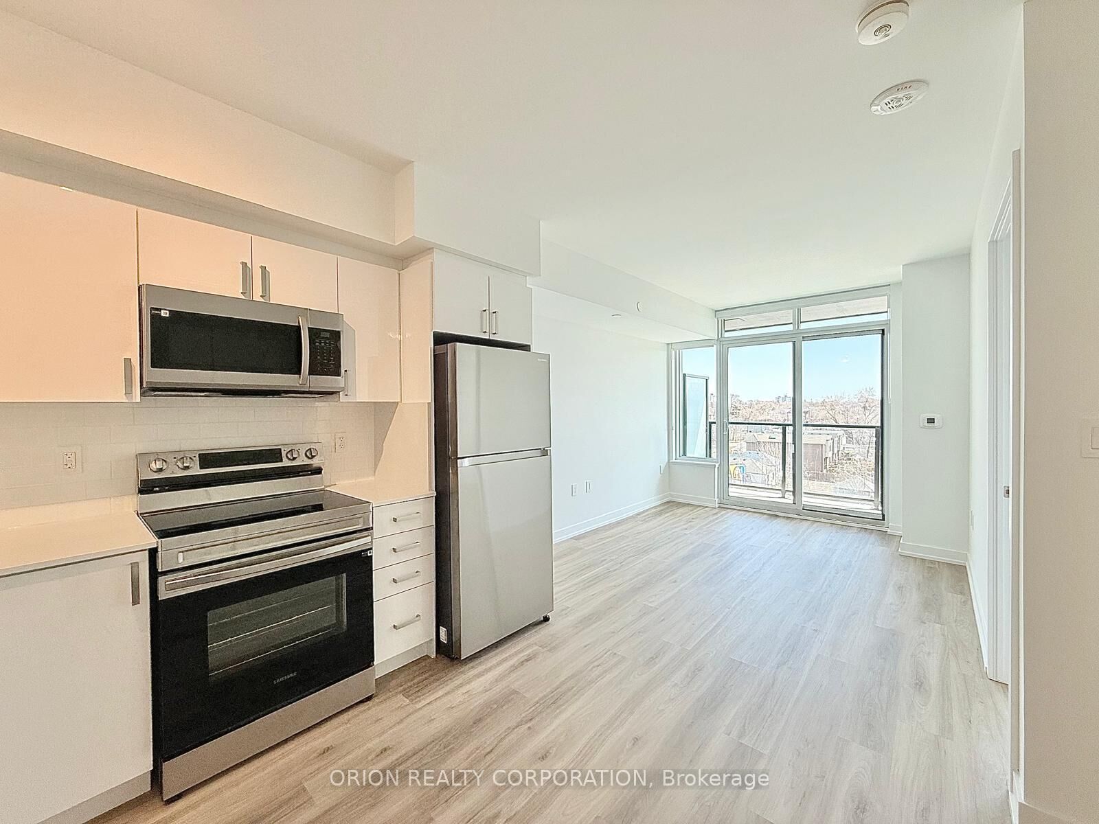 Property Photo: 556 Marlee Avenue 614 ON M6B 0B1