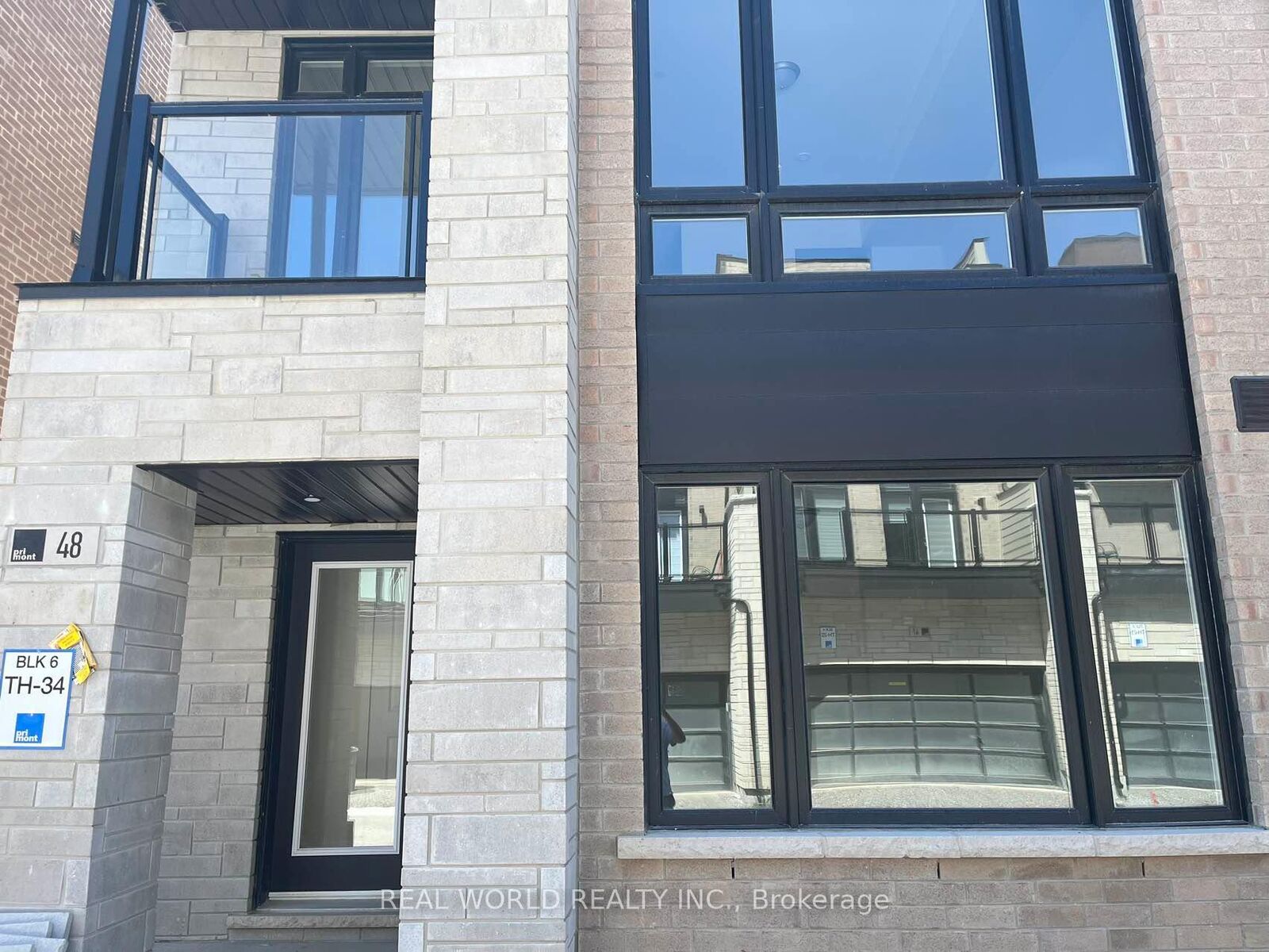 Property Photo: 48 Credit Lane ON L4E 1G9