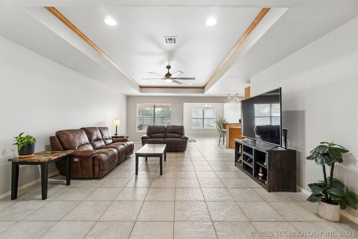 Property Photo:  810 Tony Avenue  OK 74059 