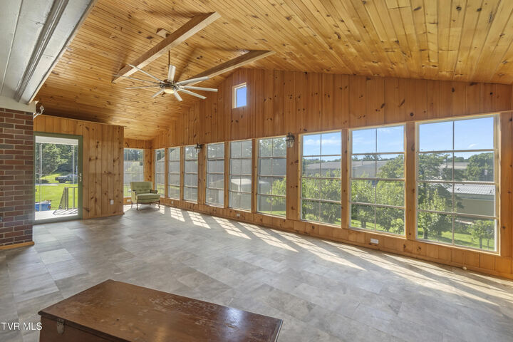 Property Photo: 703 Franklin Street TN 37745