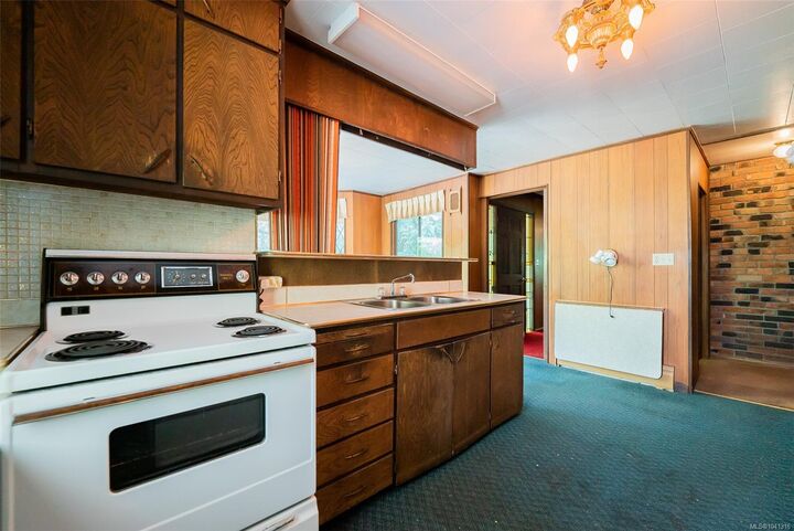 Property Photo: 2792 Holden Corso Rd BC V9X 1N5