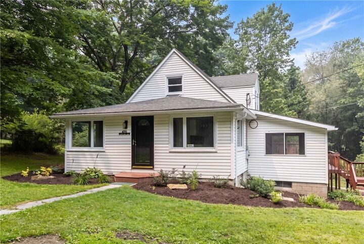 Property Photo: 420 Dutchtown Rd PA 16002