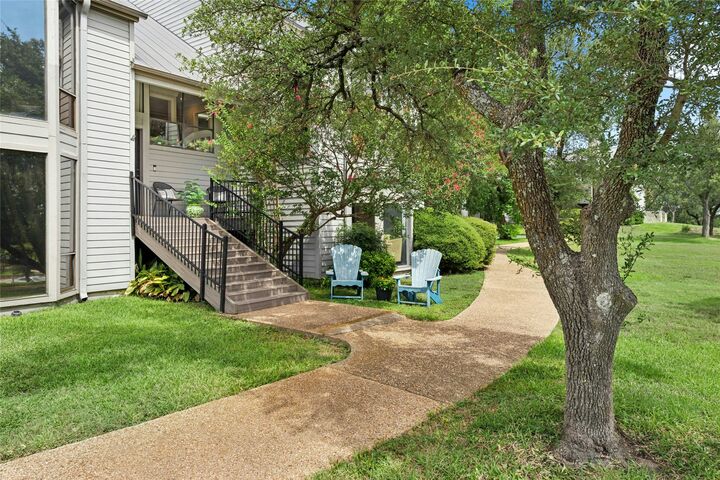 Property Photo: 122 World Of Tennis Square TX 78738
