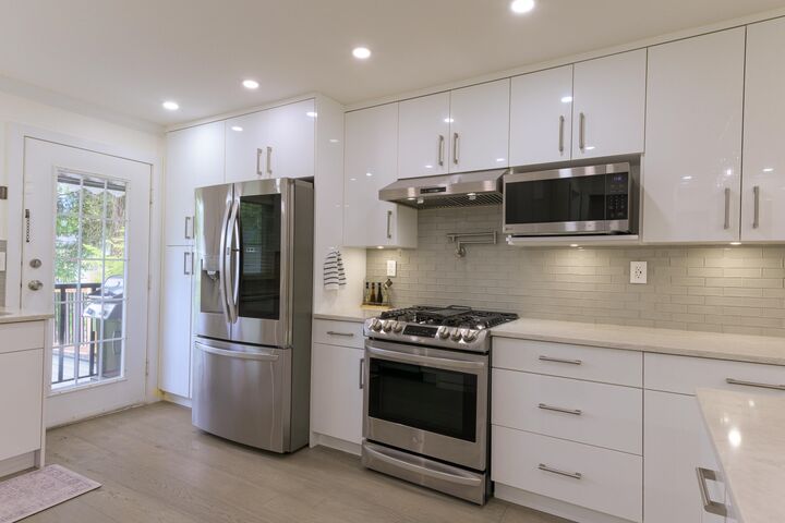 Property Photo: 1543 Chadwick Avenue BC V3B 5E9