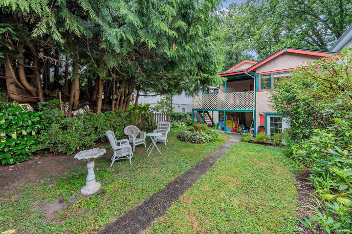 956 E 21st Avenue — photo 1