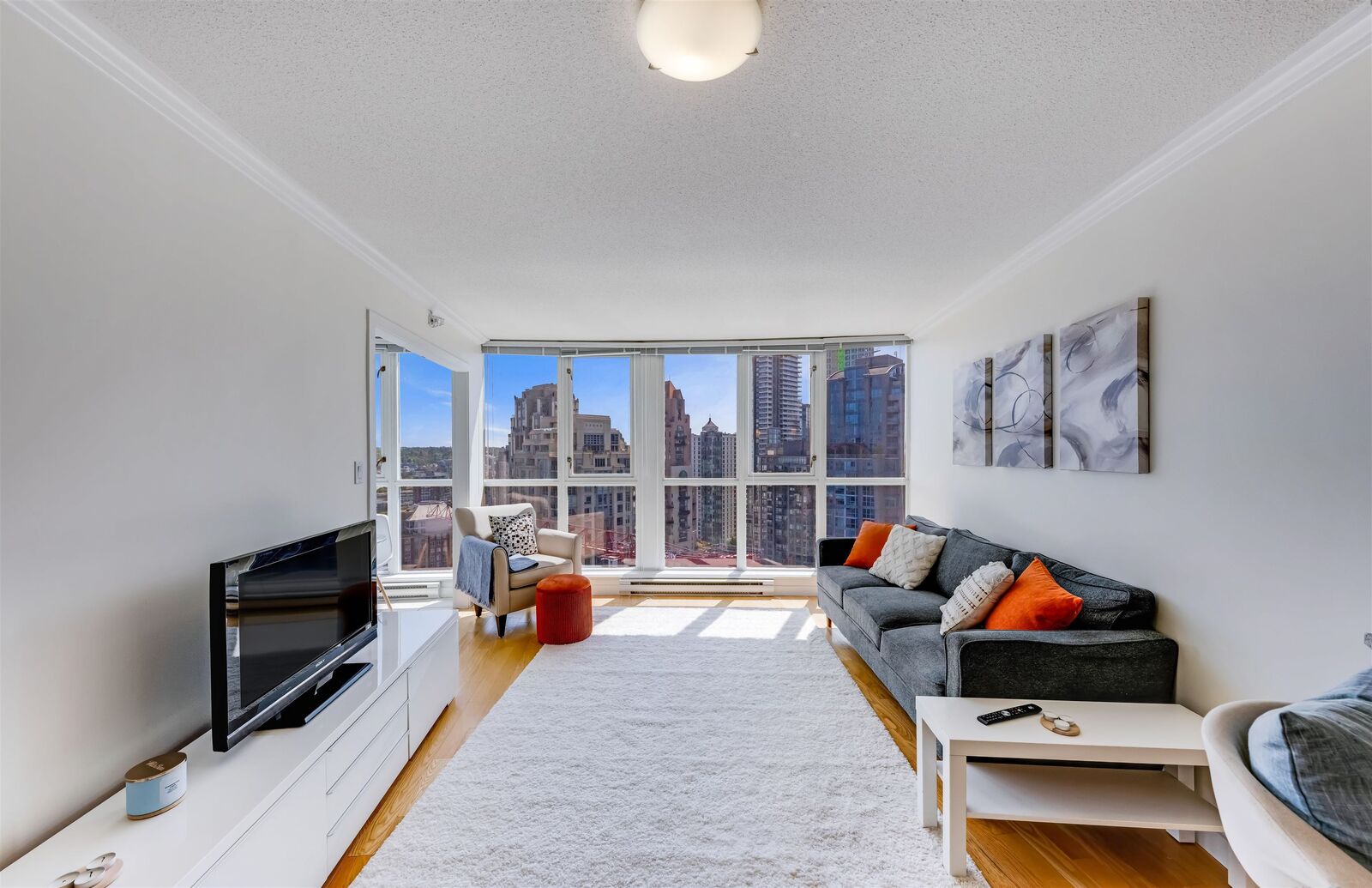 Property Photo: 1199 Seymour Street 2206 BC V6B 1K3