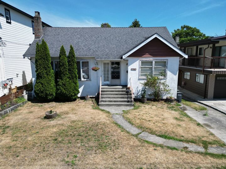 6678 Walker Avenue — photo 1