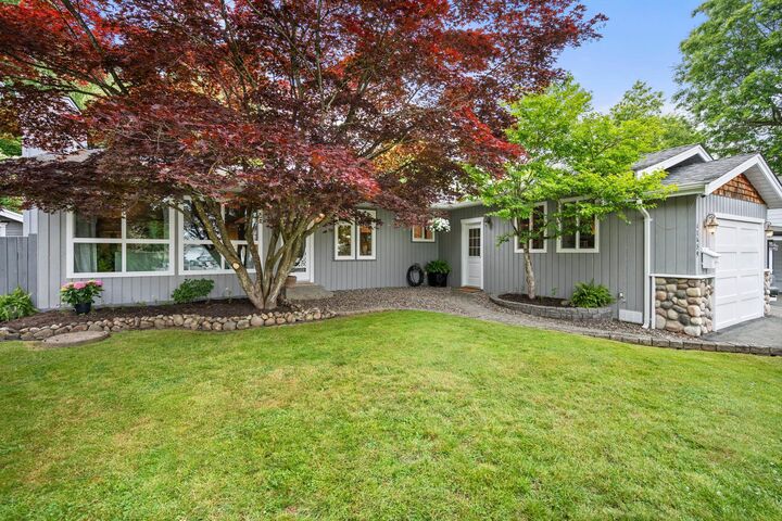 17459 61B Avenue — photo 1