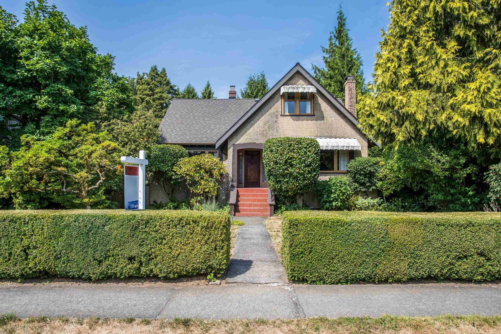 Property Photo: 6857 Laburnum Street BC V6P 5M8