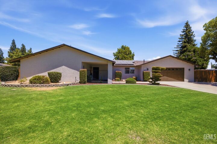 Property Photo: 13038 Appaloosa Avenue CA 93314