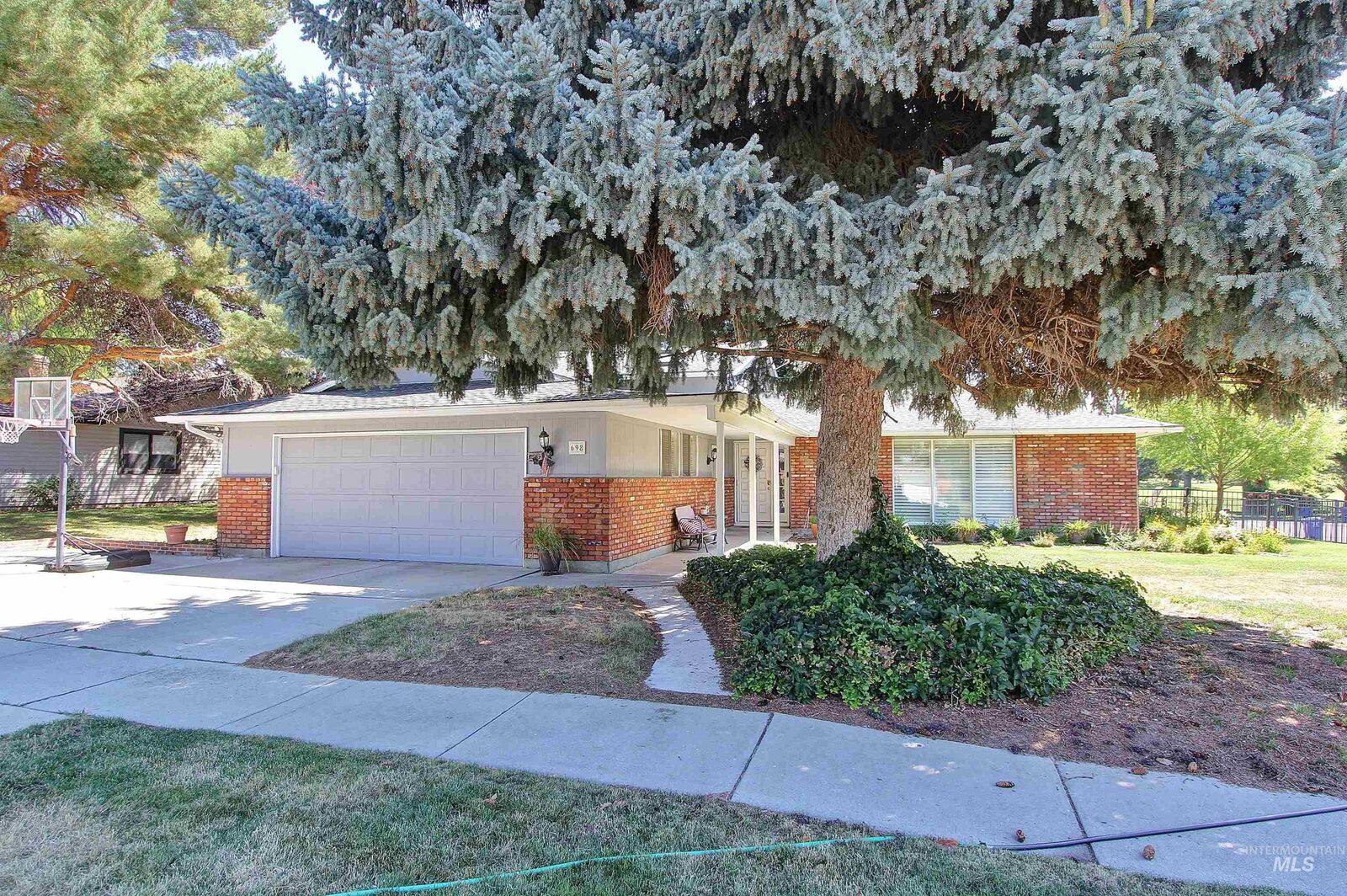 Property Photo:  698 N Eagle Hills Way  ID 83616 
