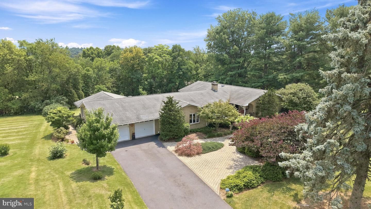 Property Photo:  140 Stonebrook Road  VA 22602 