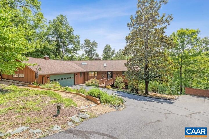 Property Photo: 21 Clark Ct VA 22963