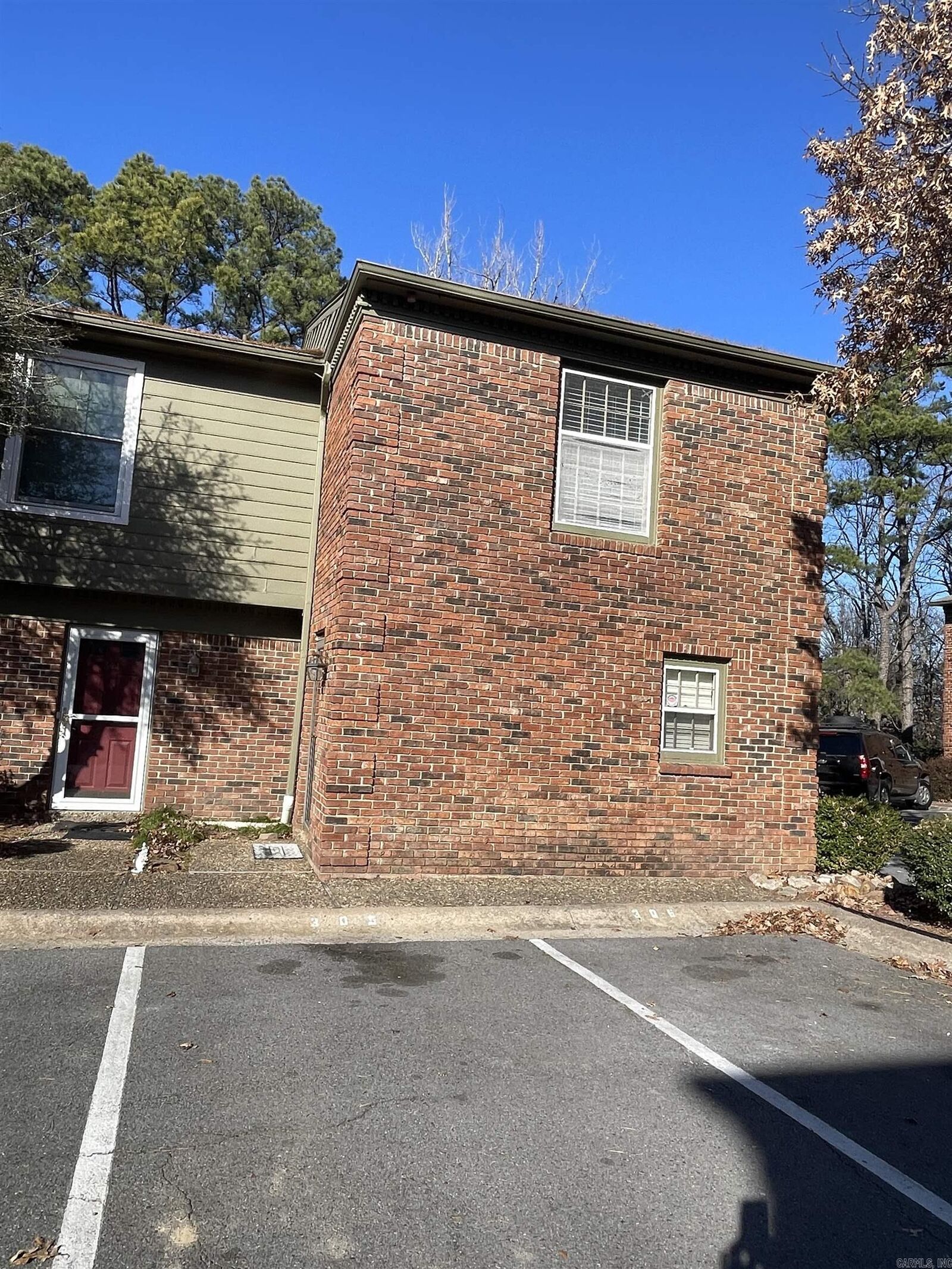 Property Photo:  504 Green Mountain Drive  AR 72211 