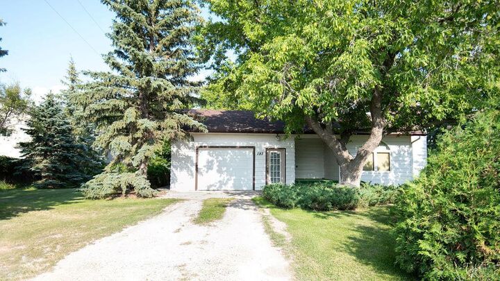 Property Photo:  193 Main Street  MB R0A 0X0 