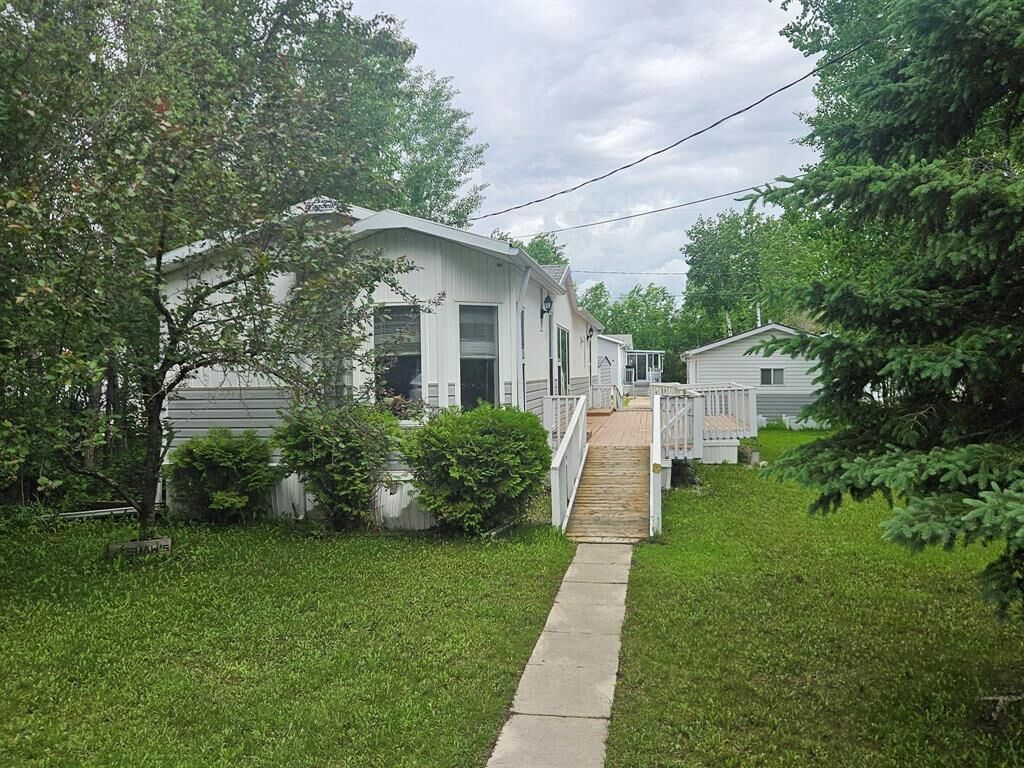 Property Photo: 20 Sunset Drive MB R5H 1H5