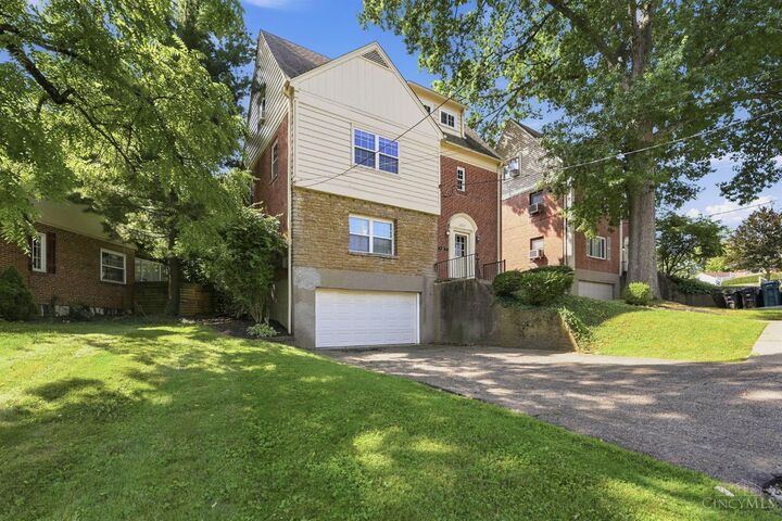 Property Photo:  6239 Crestview Place  OH 45230 
