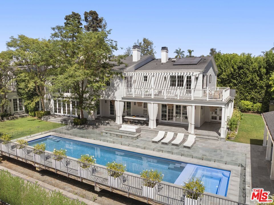 Property Photo: 491 N Tigertail Rd CA 90049