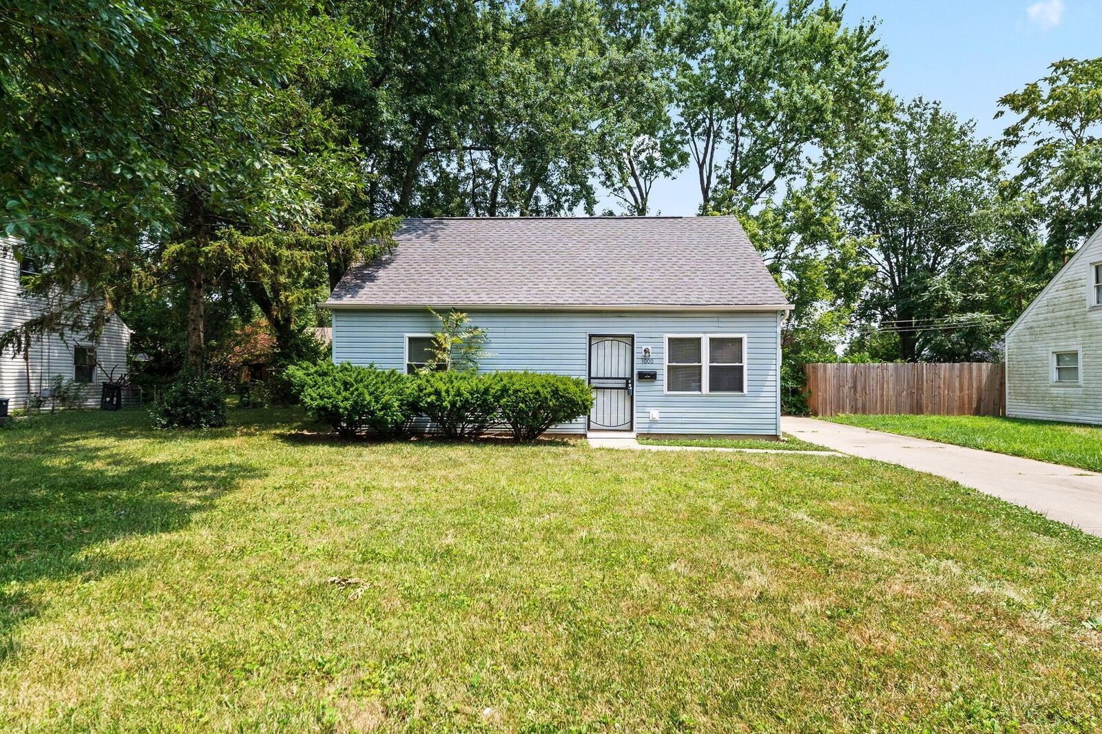 Property Photo:  1000 Colgate Road  OH 43213 