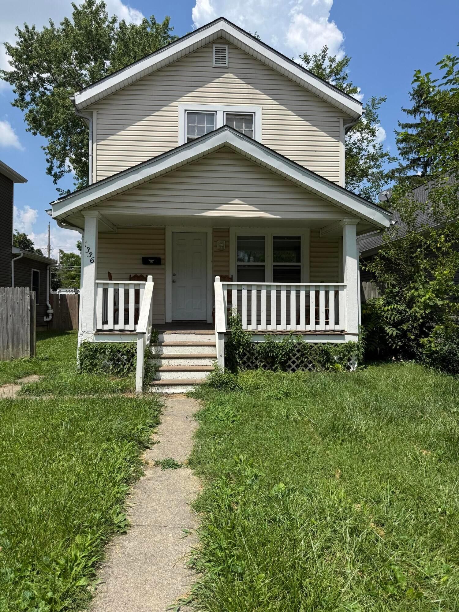Property Photo: 1336 Minnesota Avenue OH 43211