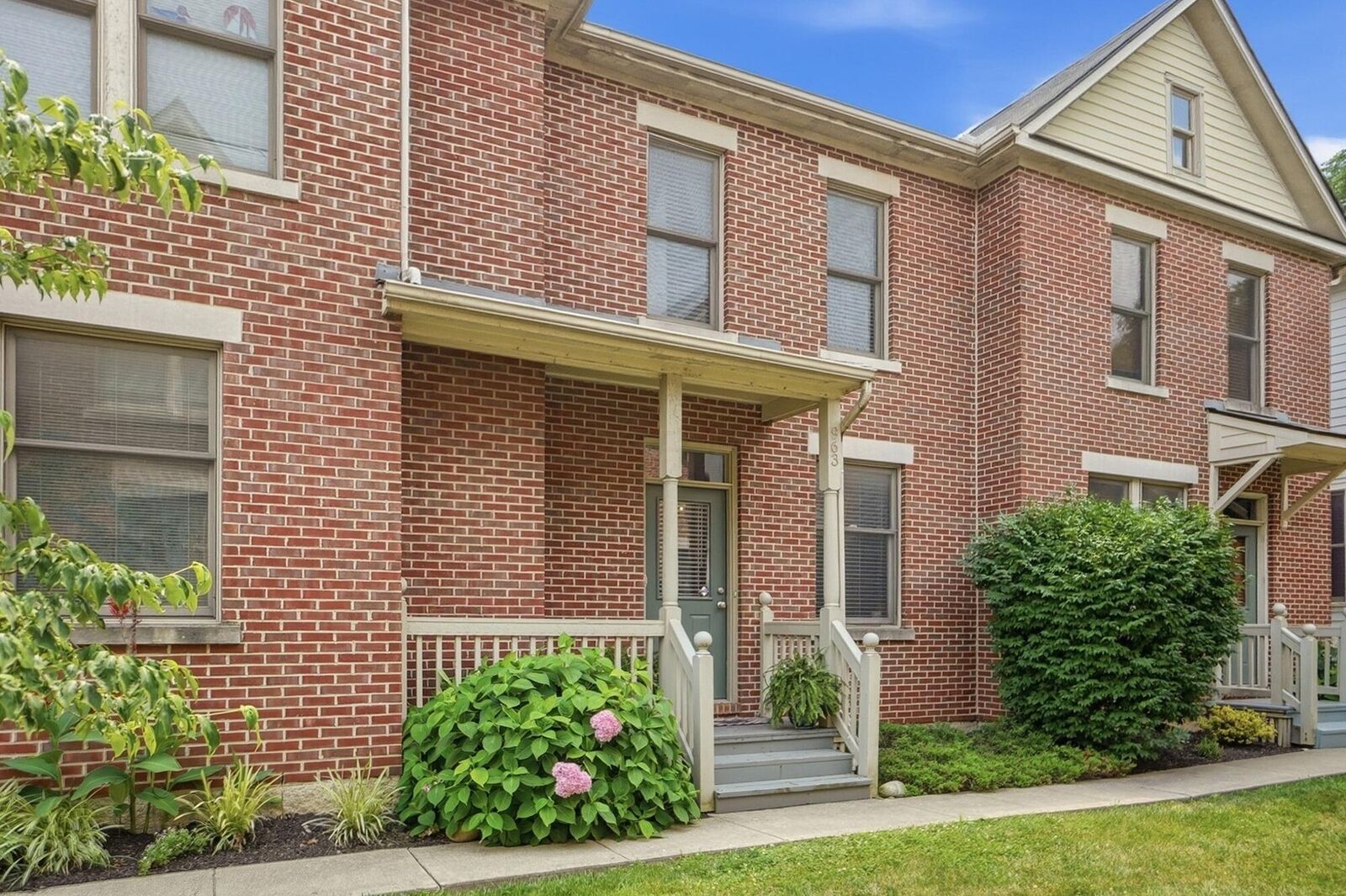 Property Photo: 963 Delaware Avenue OH 43201