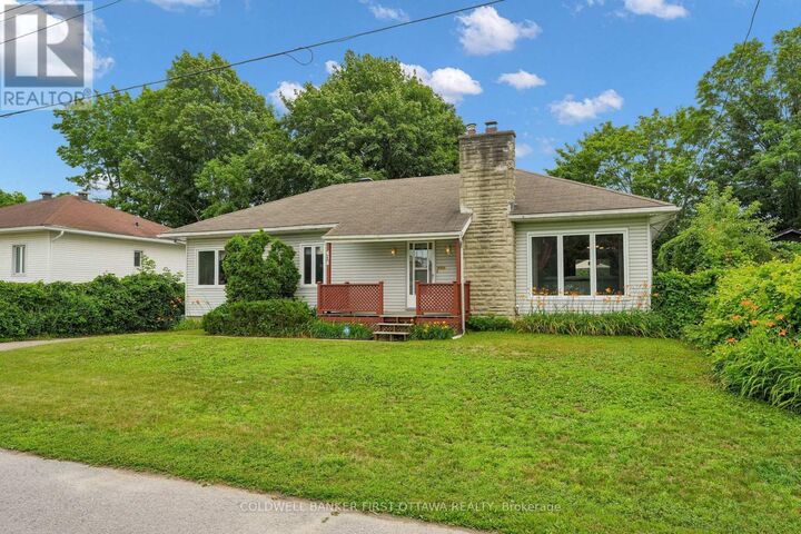 Property Photo: 636 Malartic Avenue ON K1K 0X3