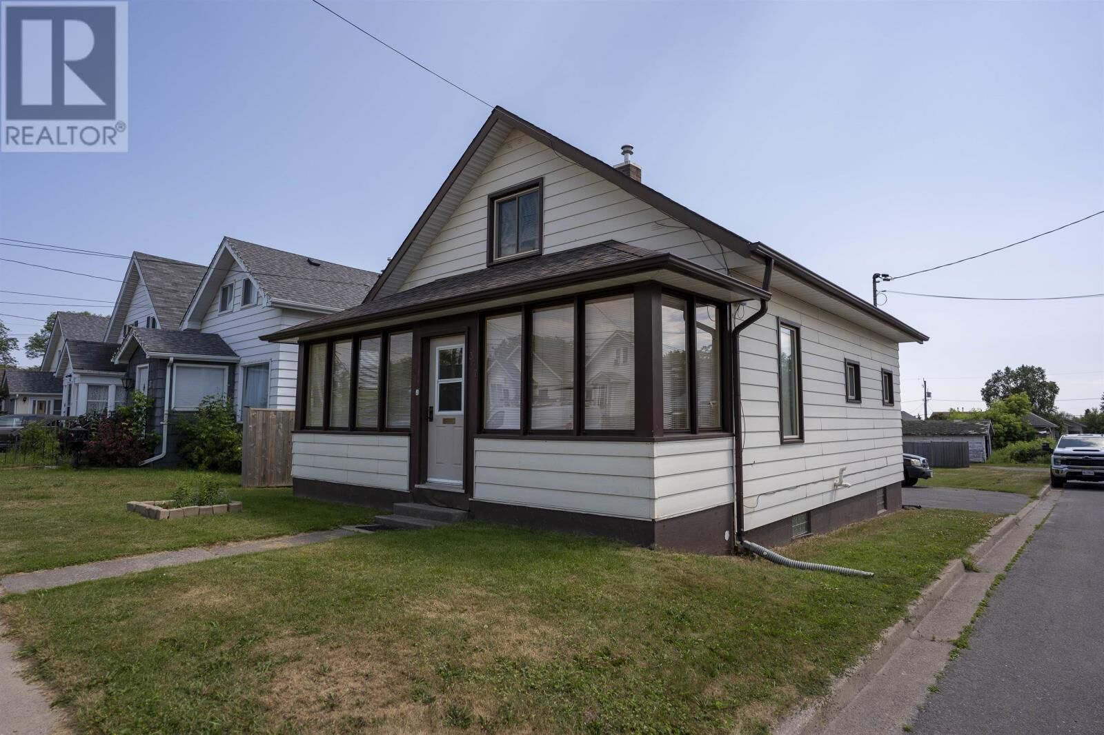 Property Photo: 367 Markland St ON P7B 2H9