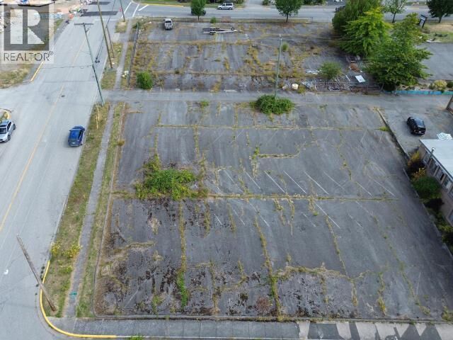 Property Photo:  6227 Walnut Street  BC V8A 4K4 