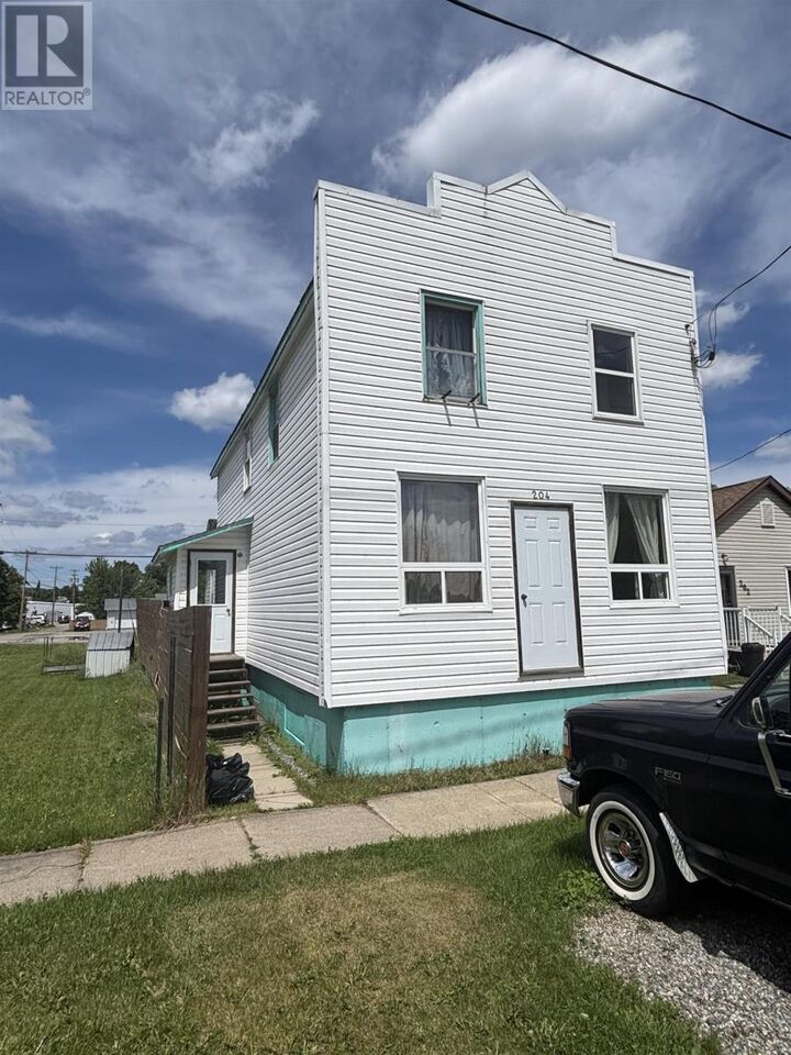 Property Photo: 204 Mackenzie Ave. W. ON P0T 1C0