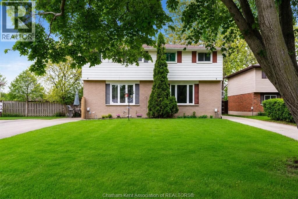 Property Photo: 4 Donalda Drive ON N7L 4J5