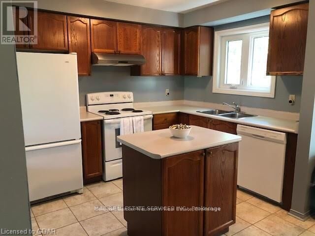 Property Photo: 302 College Avenue West 3 ON N1G 4T6