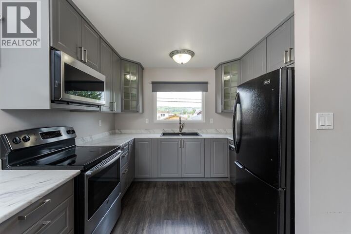 Property Photo: 373 Nicholson Street BC V2M 3L8