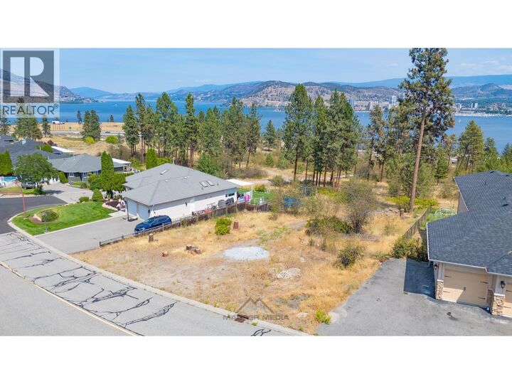 Property Photo:  1909 Bayview Court  BC V1Z 3M3 