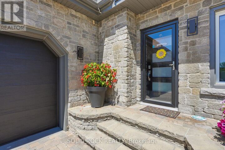 Property Photo:  3835 Old Highway 17 Road  ON K4K 1W2 