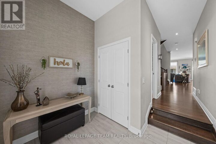 Property Photo: 547 Kilspindie Ridge ON K2J 6A2